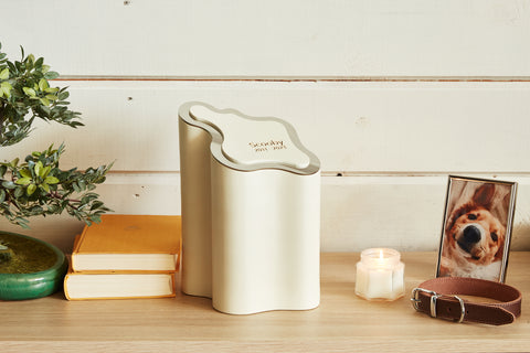 LLUMI Essence Pet Urn – Suitable for Pets of All Sizes